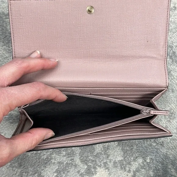 Gucci Continental Long Wallet Monogram GG Supreme Ivory Beige Belt Buckle Flap - Picture 13 of 17